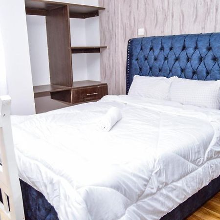 נקורו Jacky'S Fully Furnished Apartments מראה חיצוני תמונה
