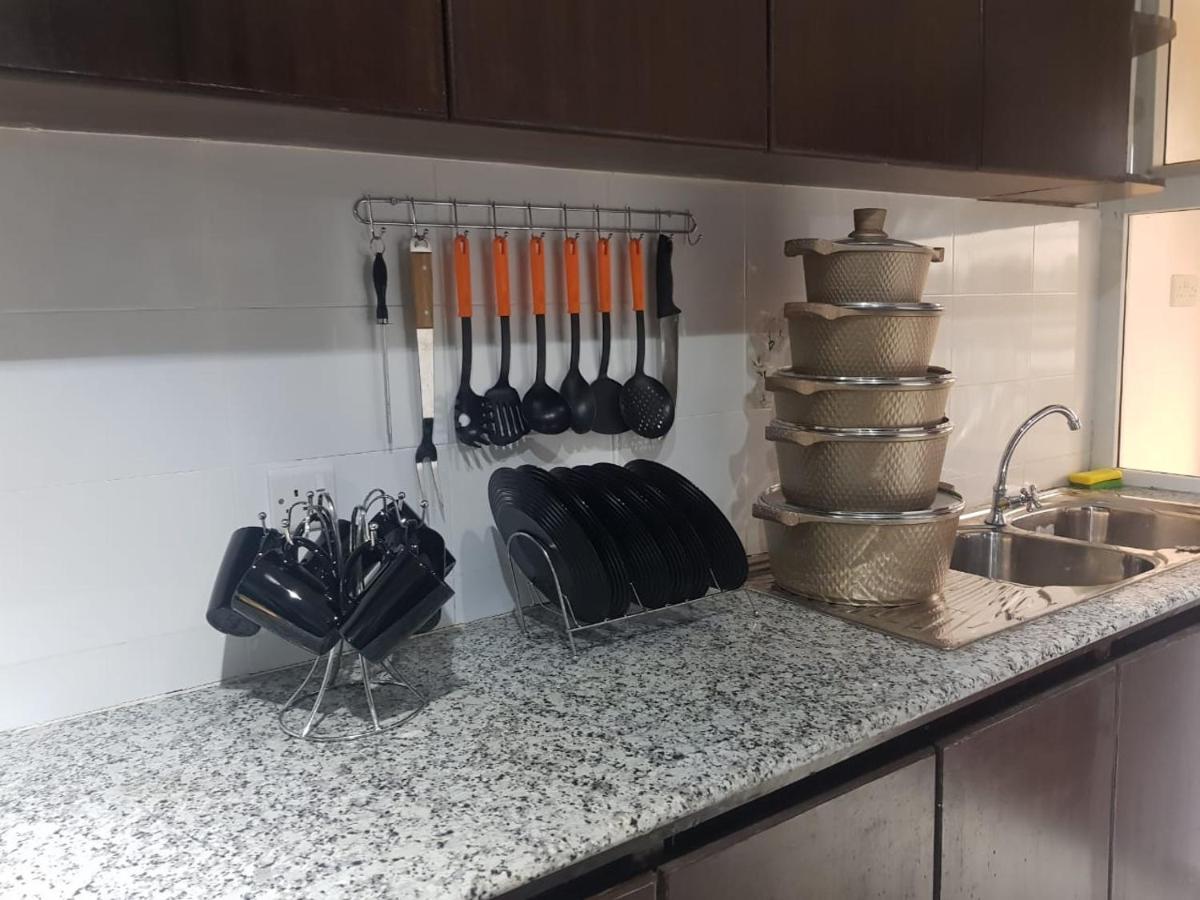 נקורו Jacky'S Fully Furnished Apartments מראה חיצוני תמונה