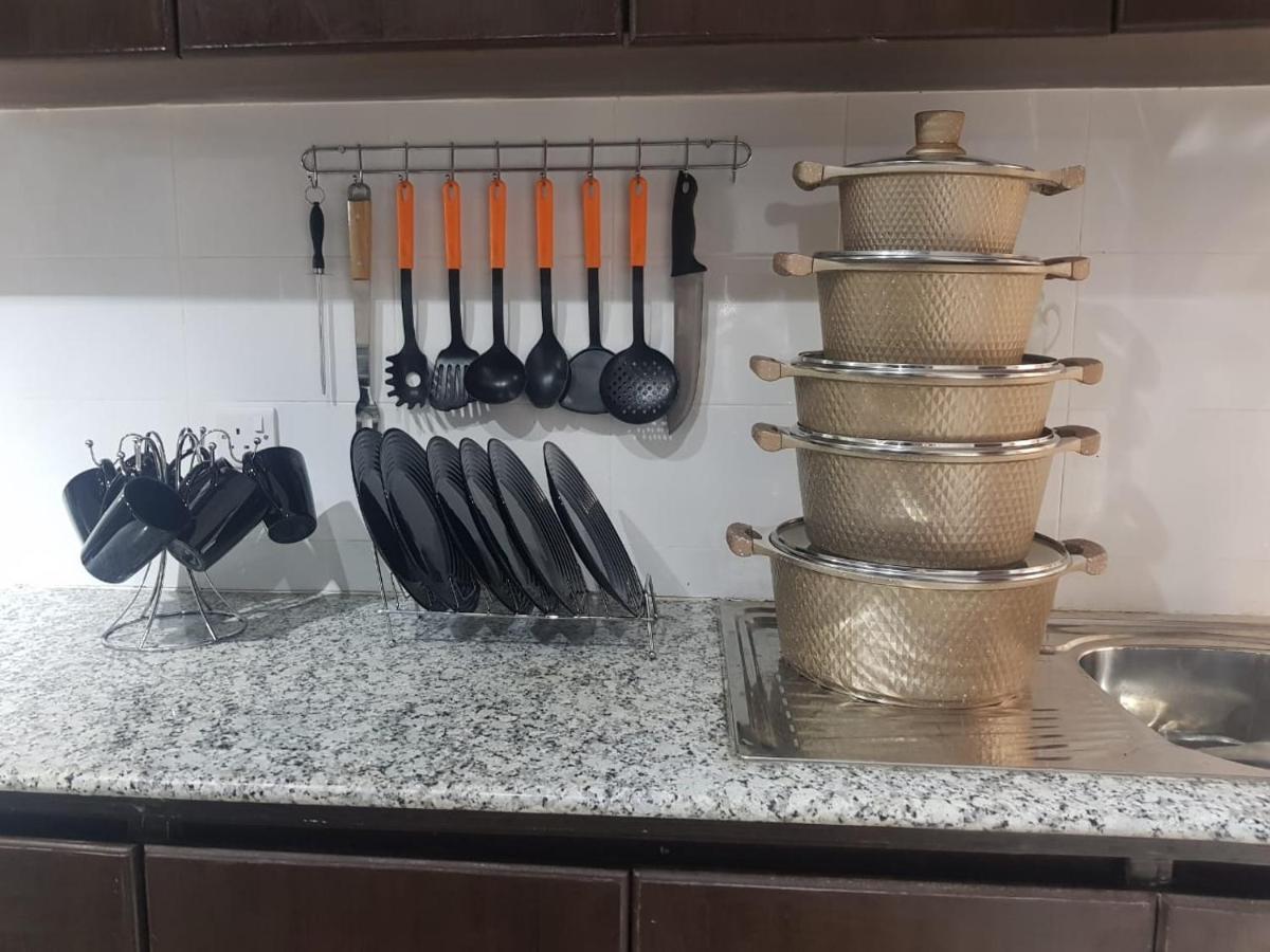 נקורו Jacky'S Fully Furnished Apartments מראה חיצוני תמונה