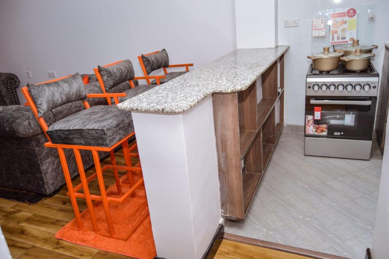 נקורו Jacky'S Fully Furnished Apartments מראה חיצוני תמונה
