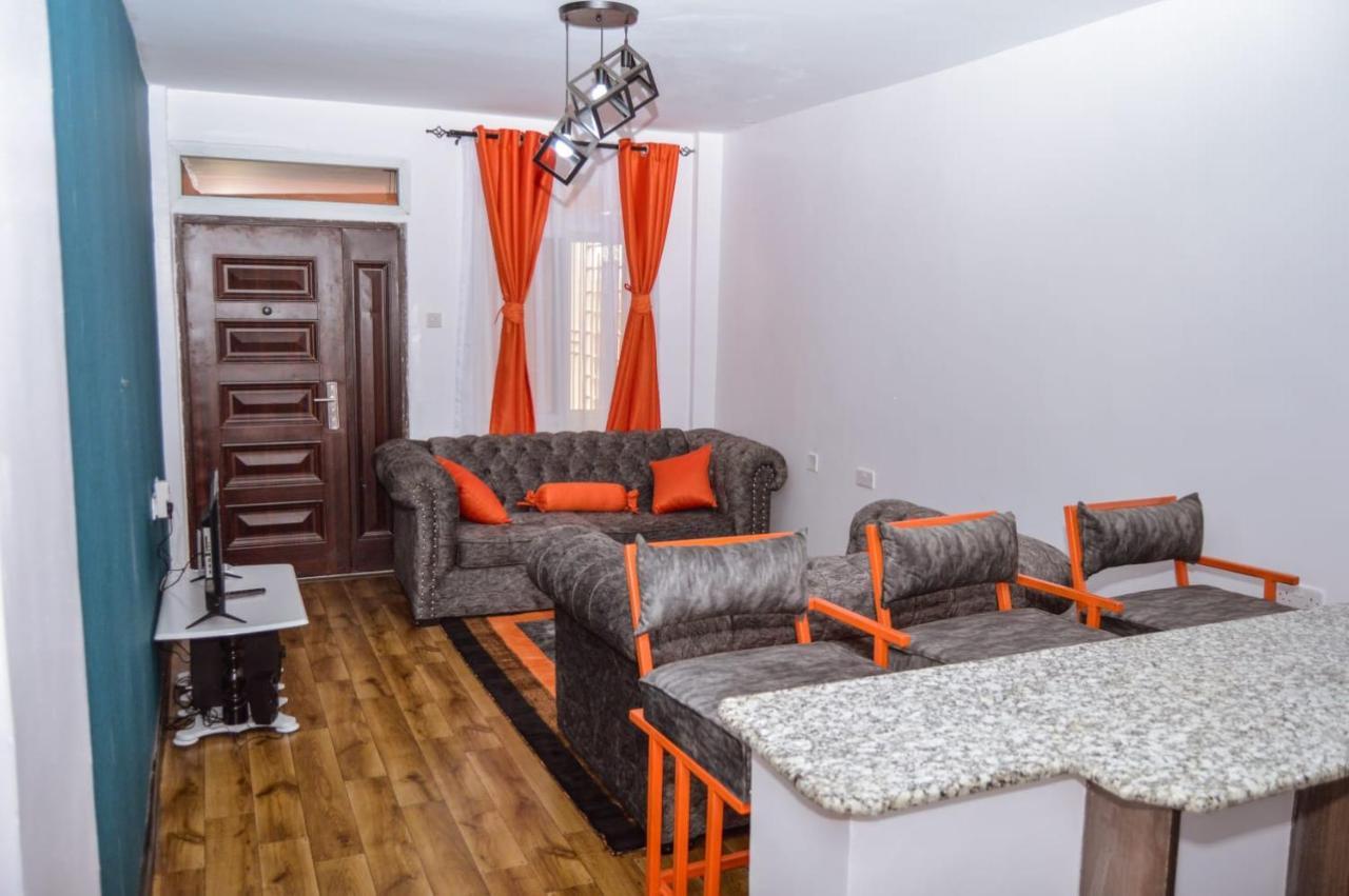 נקורו Jacky'S Fully Furnished Apartments מראה חיצוני תמונה