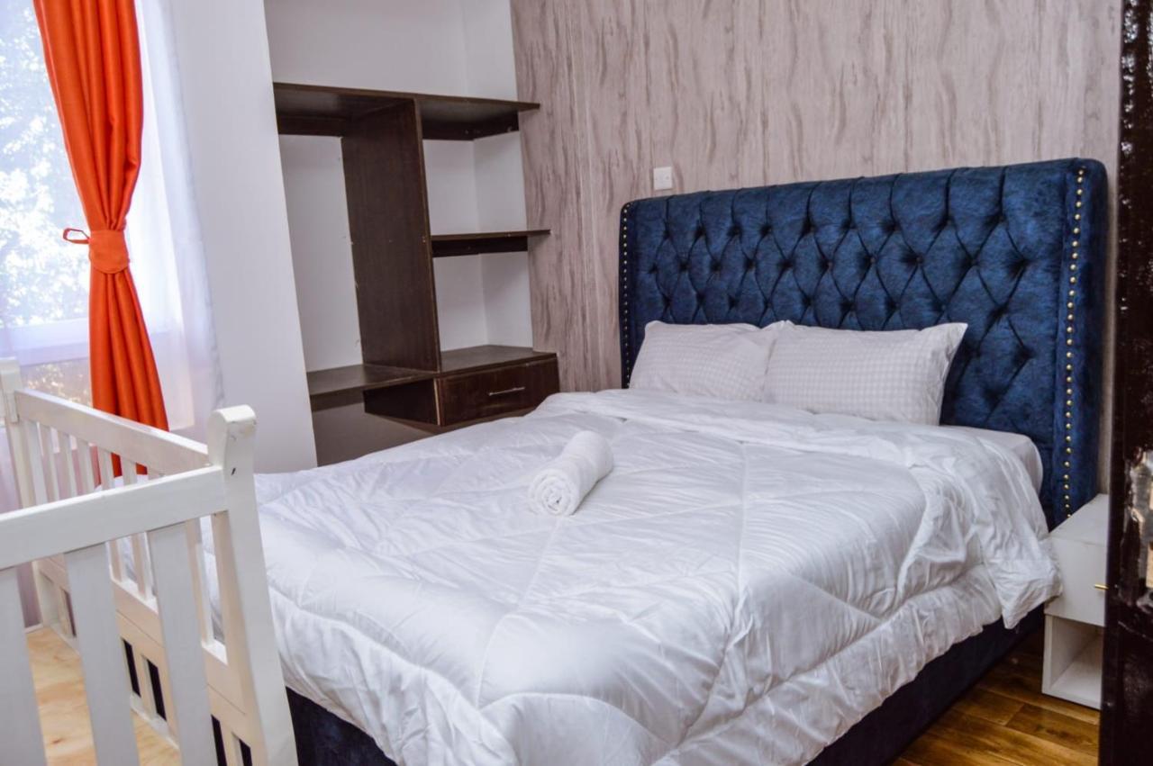 נקורו Jacky'S Fully Furnished Apartments מראה חיצוני תמונה