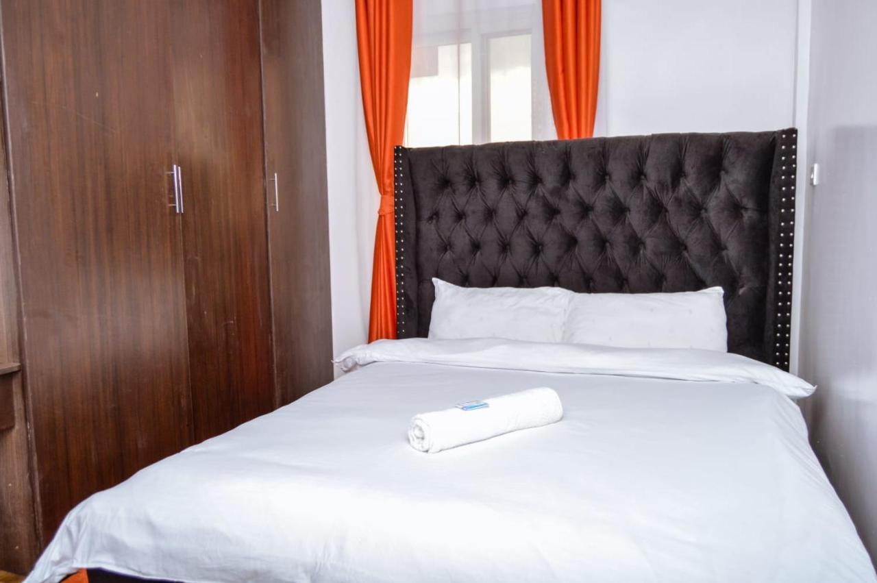 נקורו Jacky'S Fully Furnished Apartments מראה חיצוני תמונה