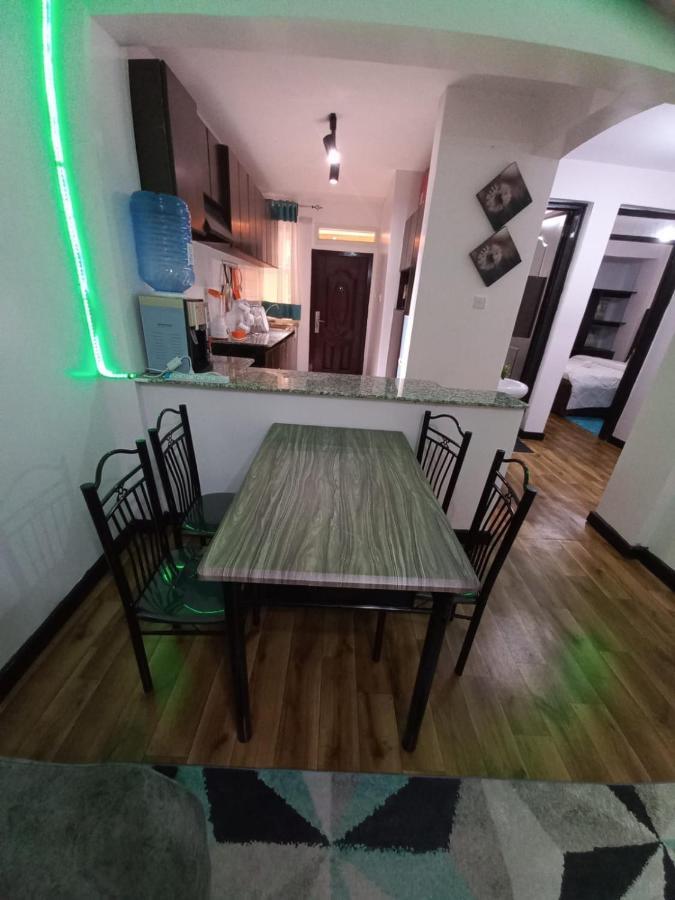 נקורו Jacky'S Fully Furnished Apartments מראה חיצוני תמונה