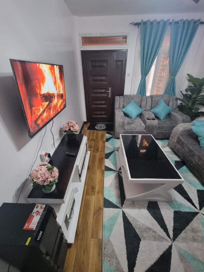 נקורו Jacky'S Fully Furnished Apartments מראה חיצוני תמונה