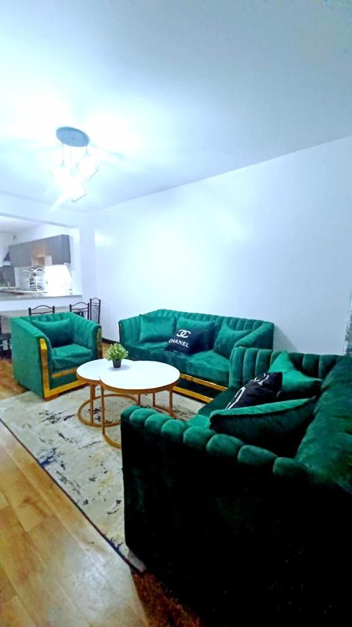 נקורו Jacky'S Fully Furnished Apartments מראה חיצוני תמונה